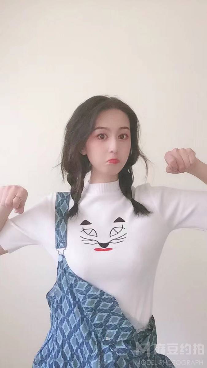 清新模特