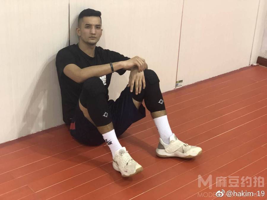 黑白模特