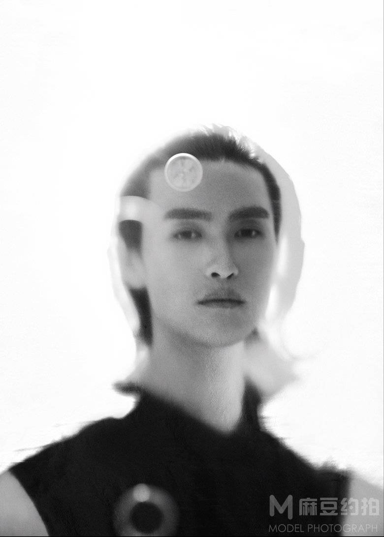 黑白模特