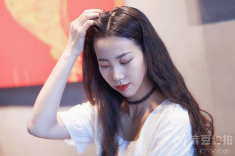 情绪模特
