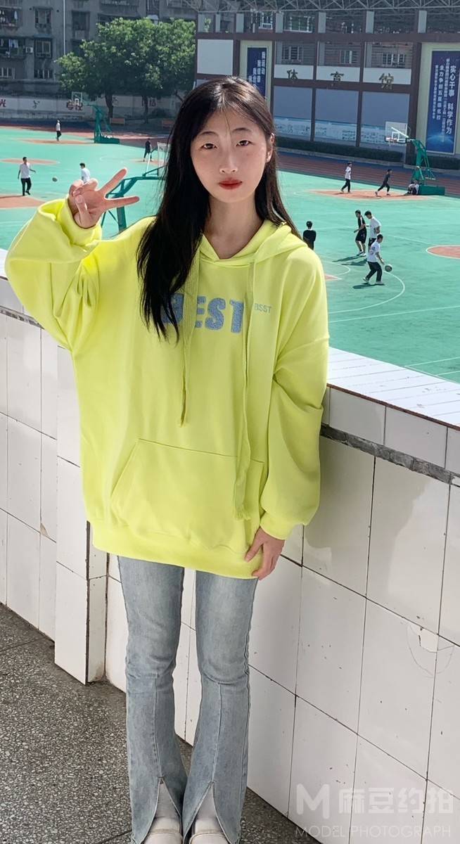 校园模特