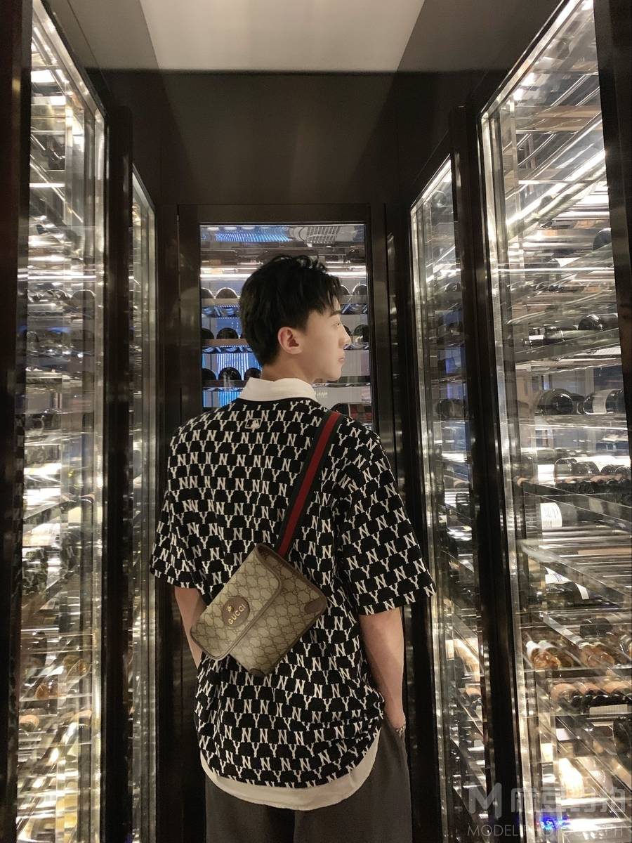 纪实模特