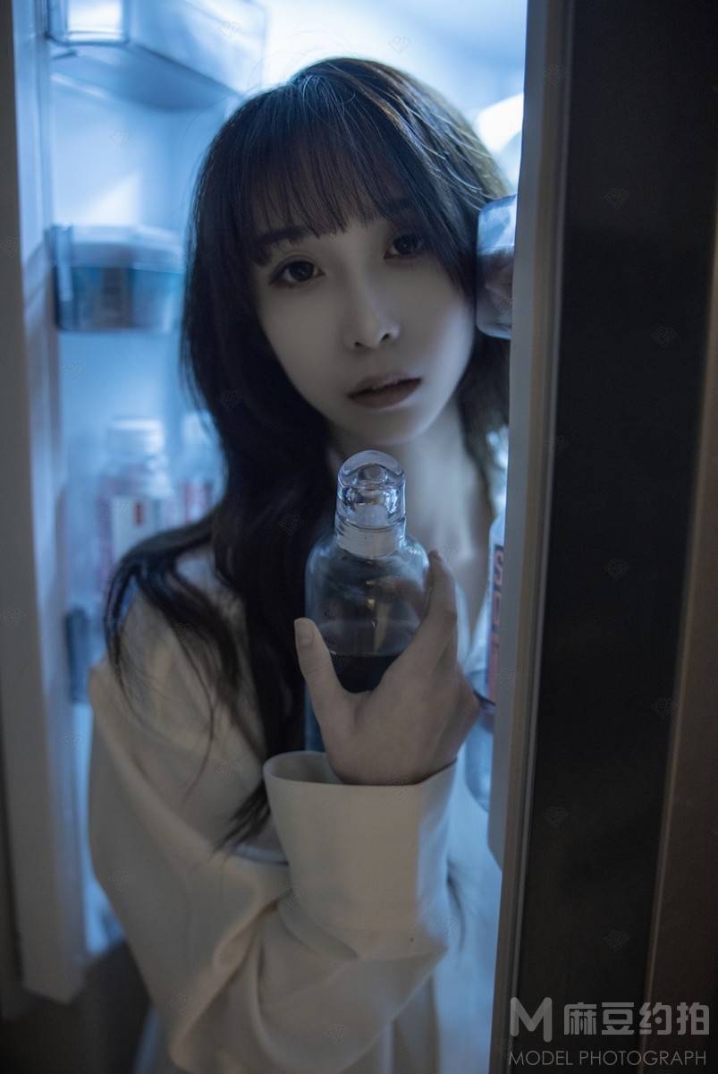 黑白模特