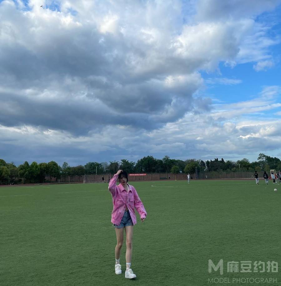 校园模特