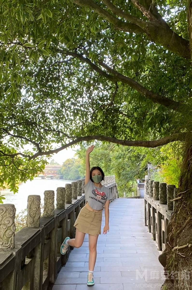 宝丽来模特