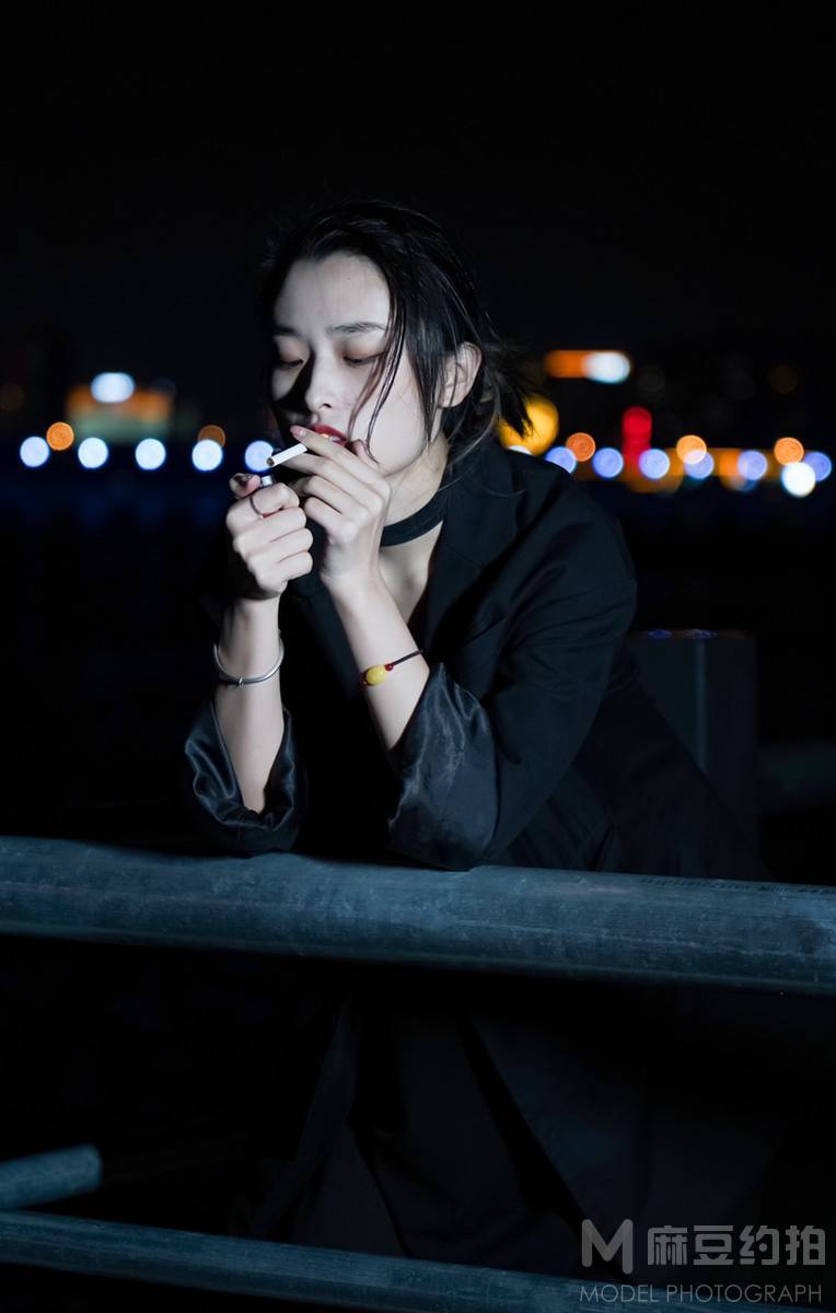 黑白模特