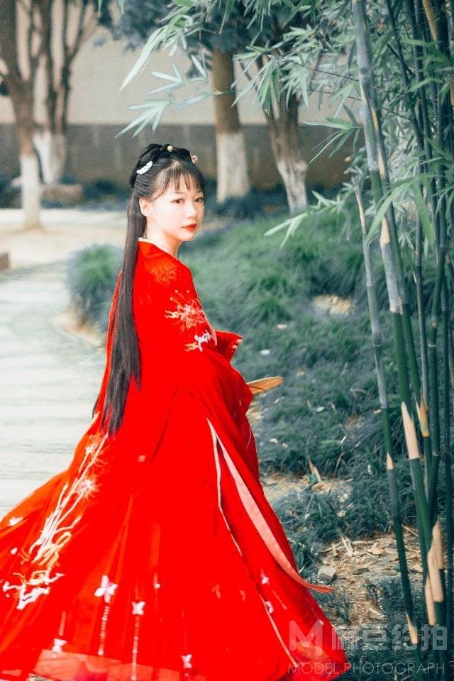汉服模特