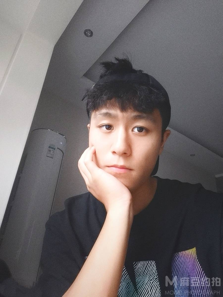 黑白模特