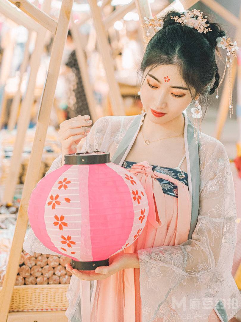 汉服模特