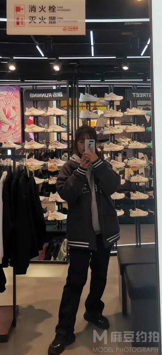 黑白模特
