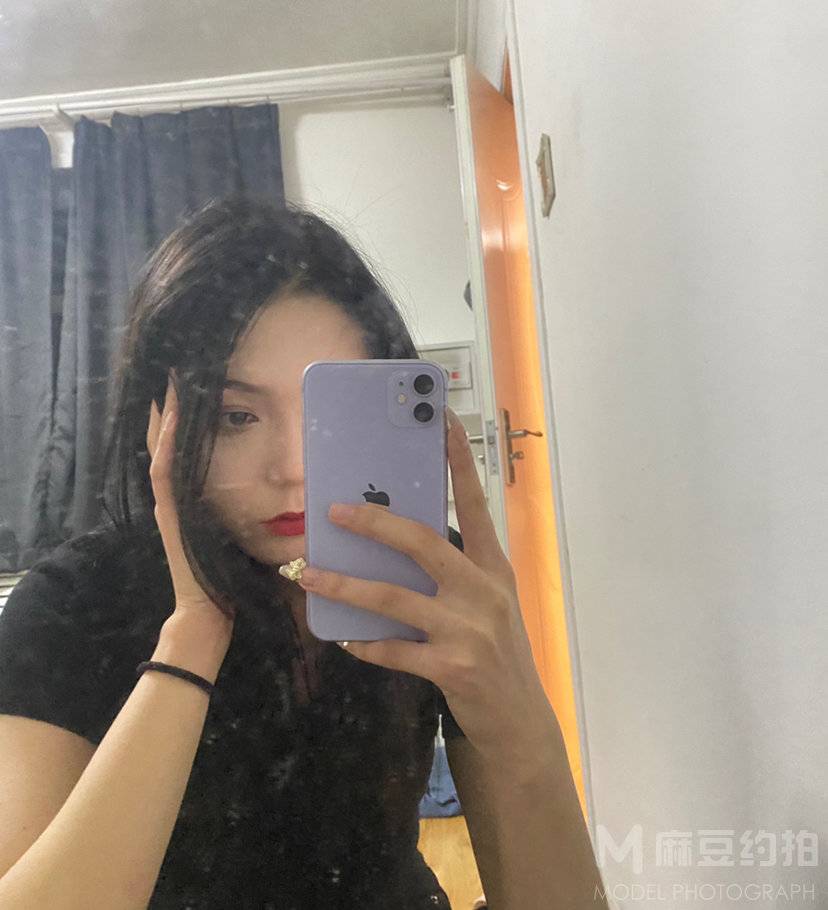 黑白模特