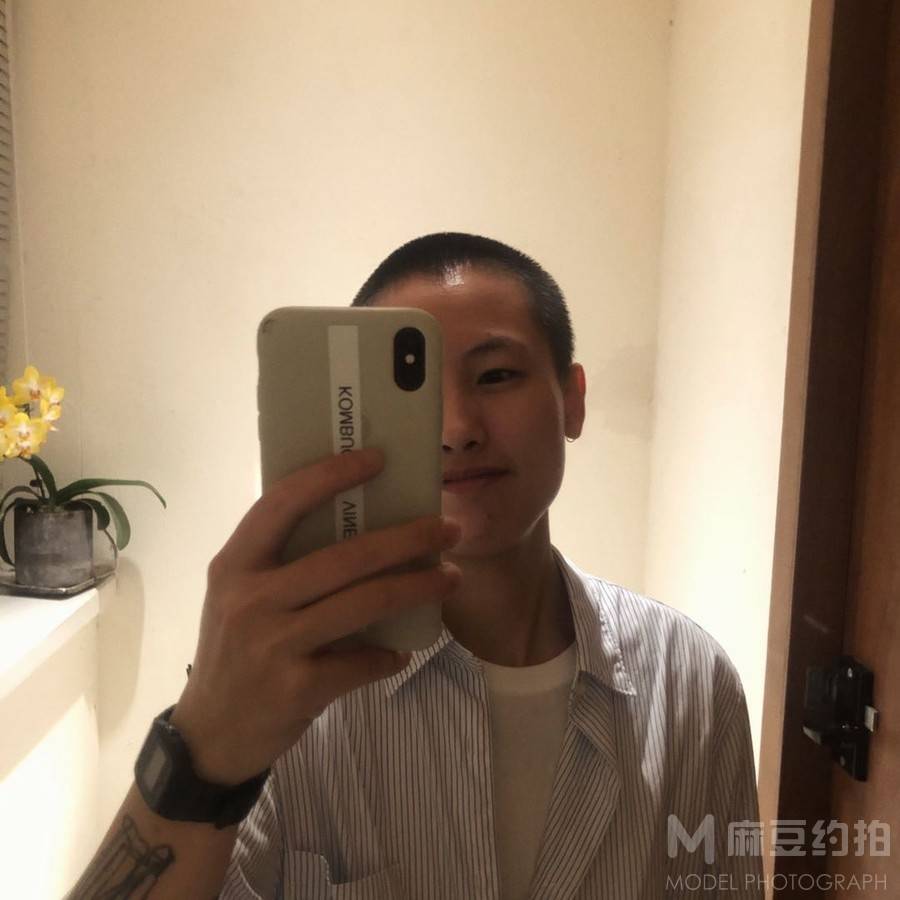 纪实模特