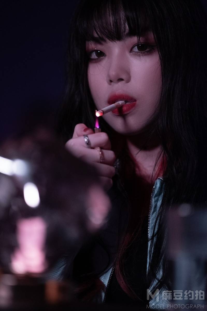 情绪模特