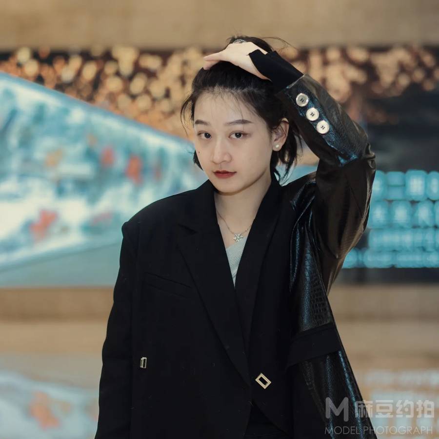 情绪模特