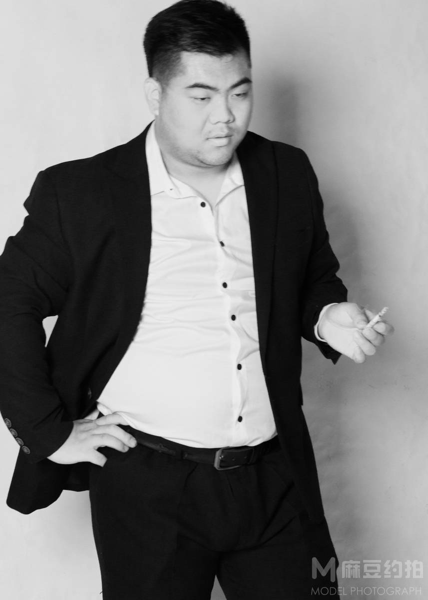 黑白模特