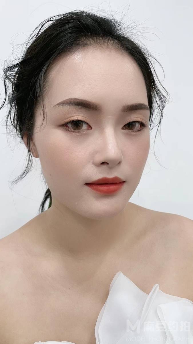 妆容模特