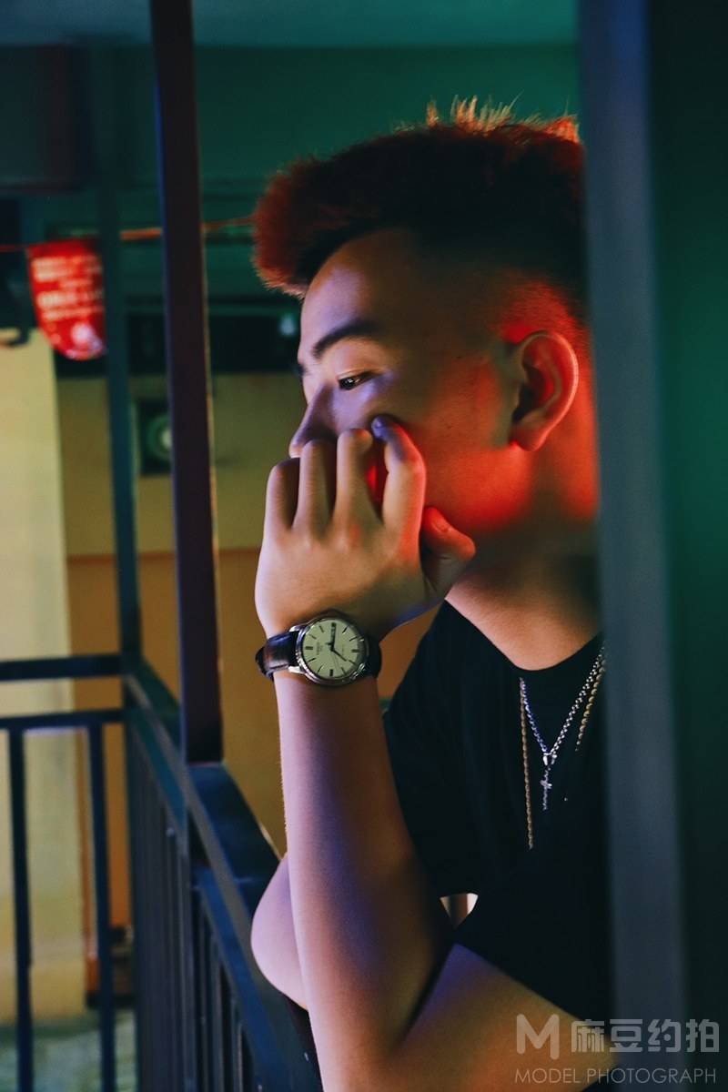 情绪模特
