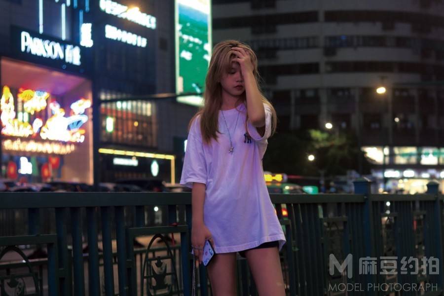 夜景模特