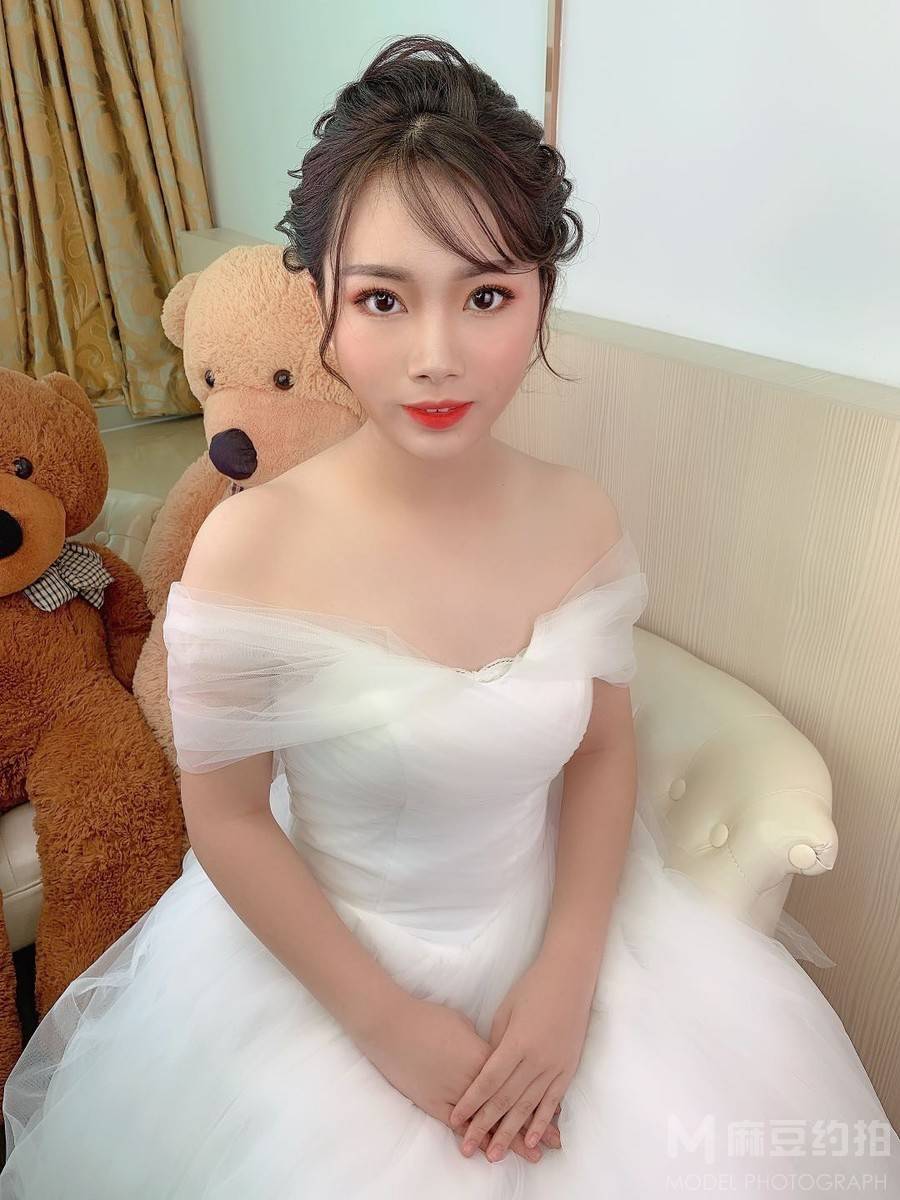 妆容模特
