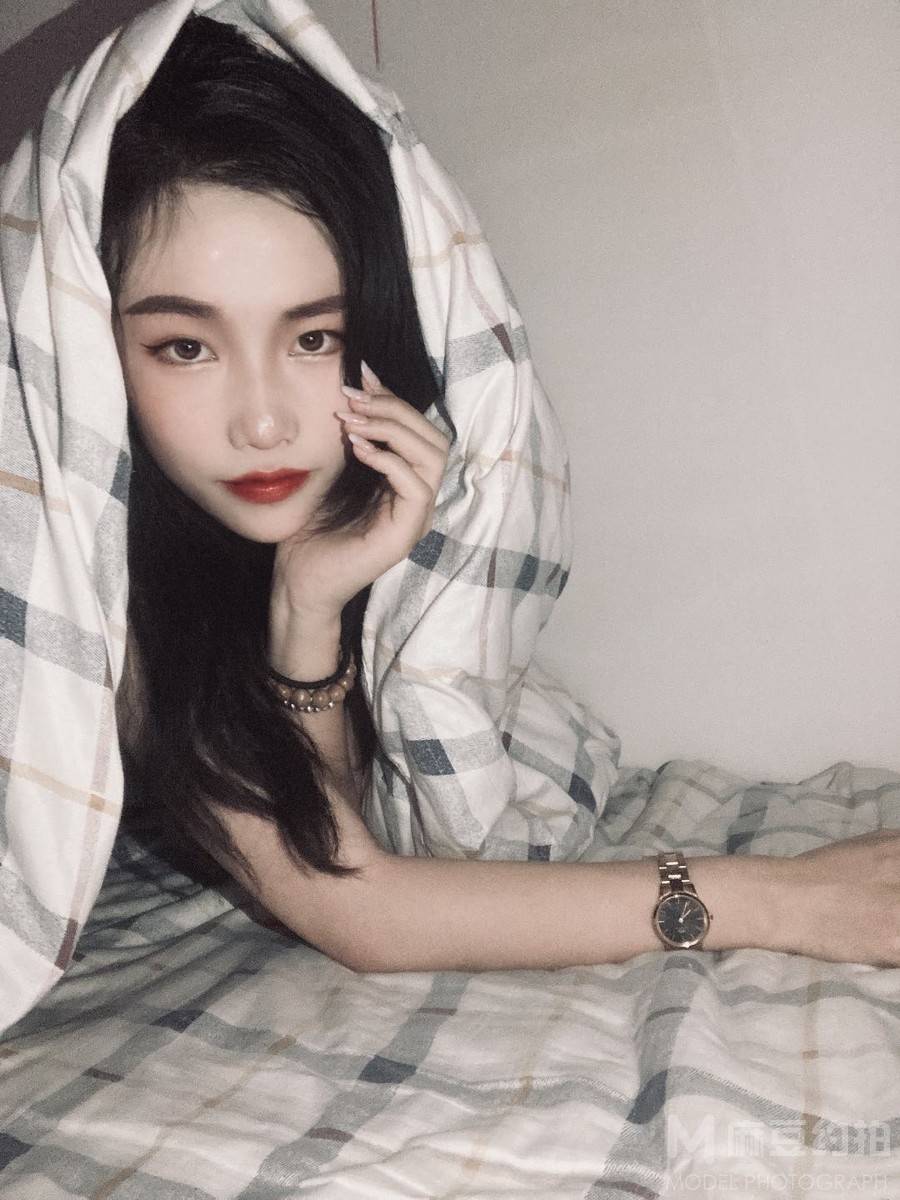 胶片模特