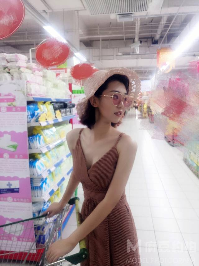 校园模特