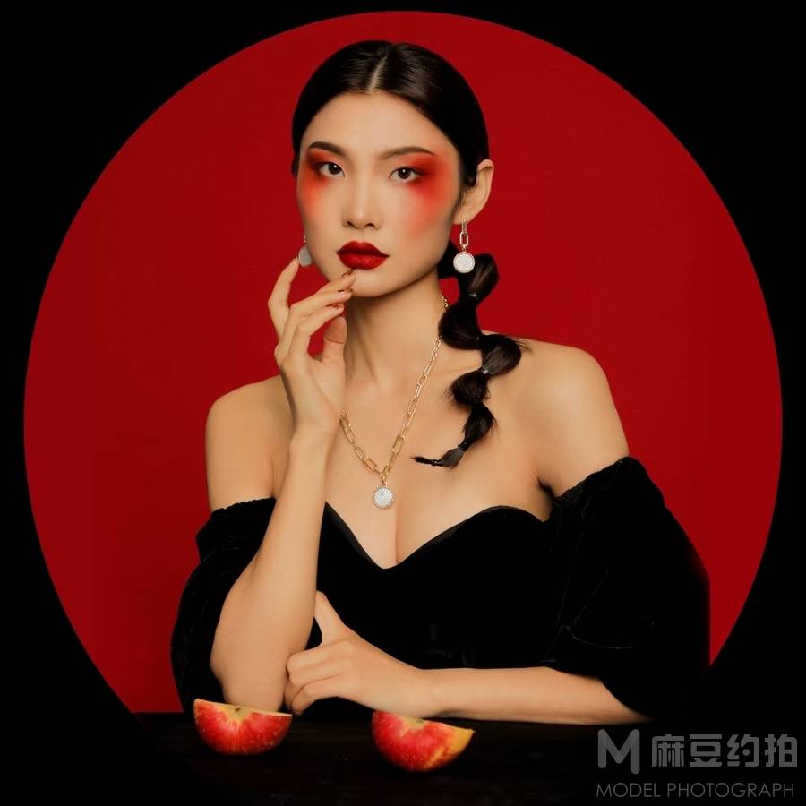 情绪模特