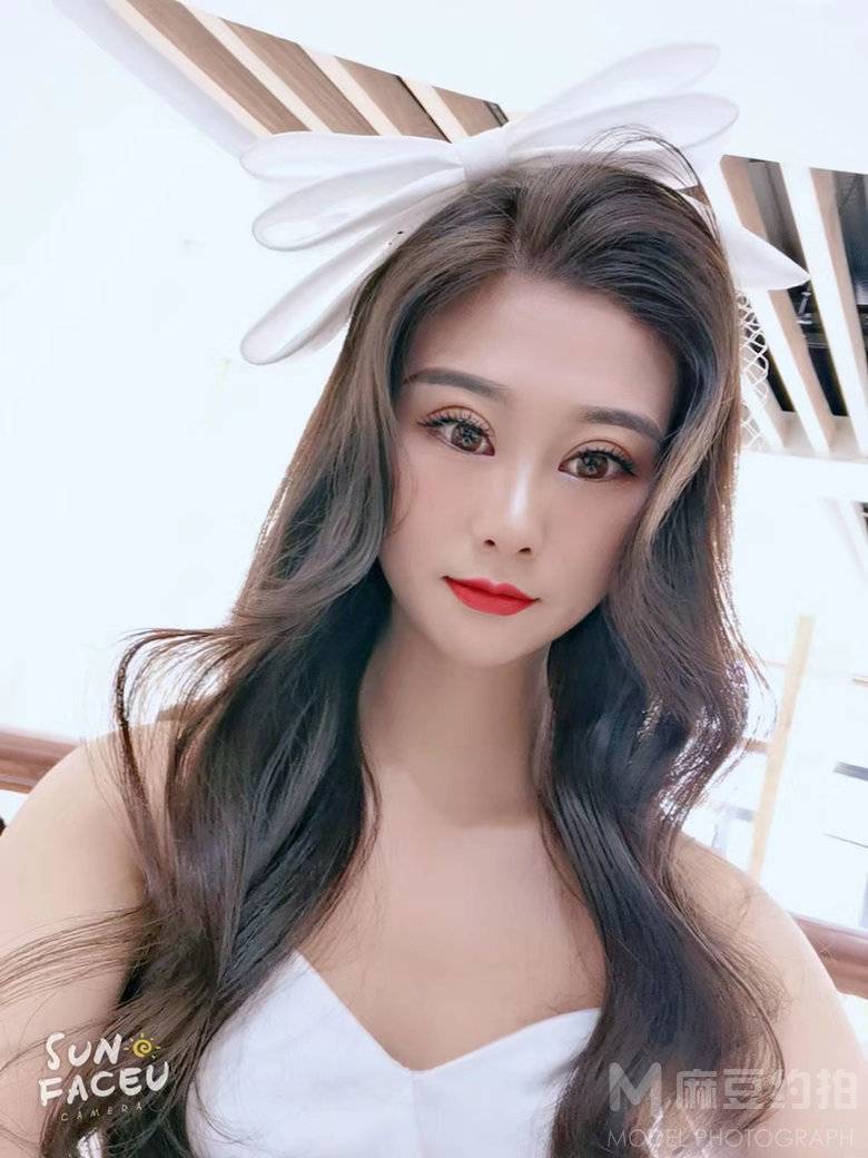 黑白模特