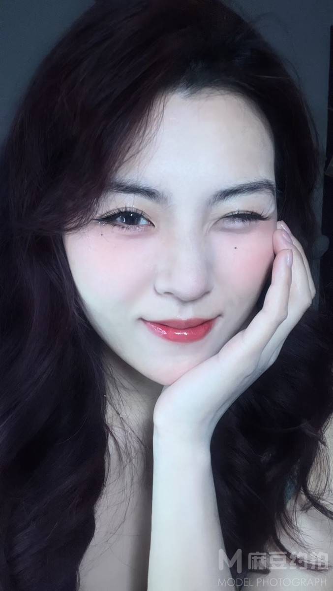 妆容模特