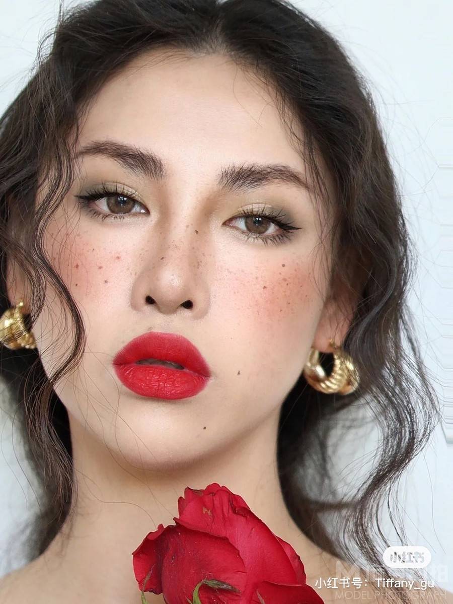 妆容模特