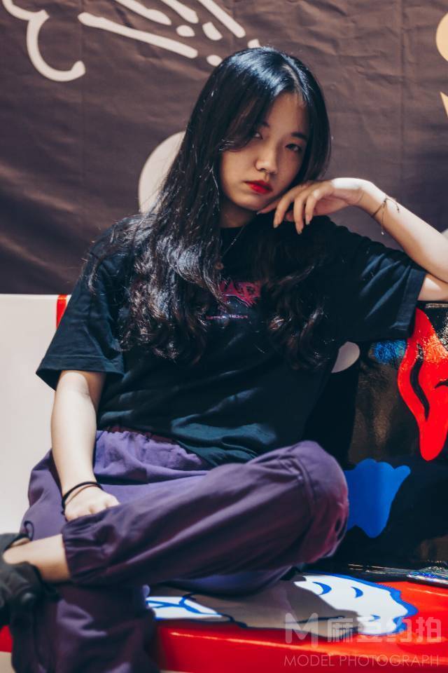 情绪模特