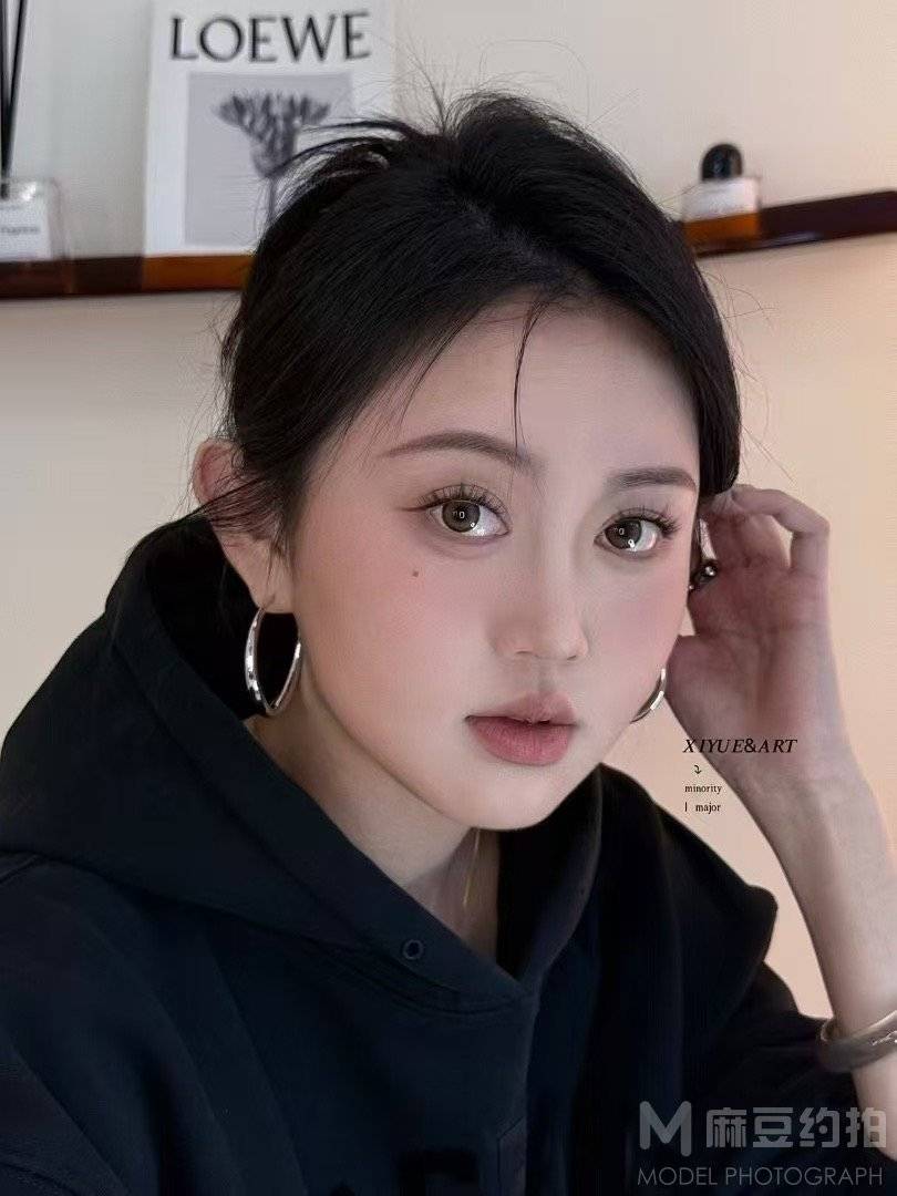 妆容模特