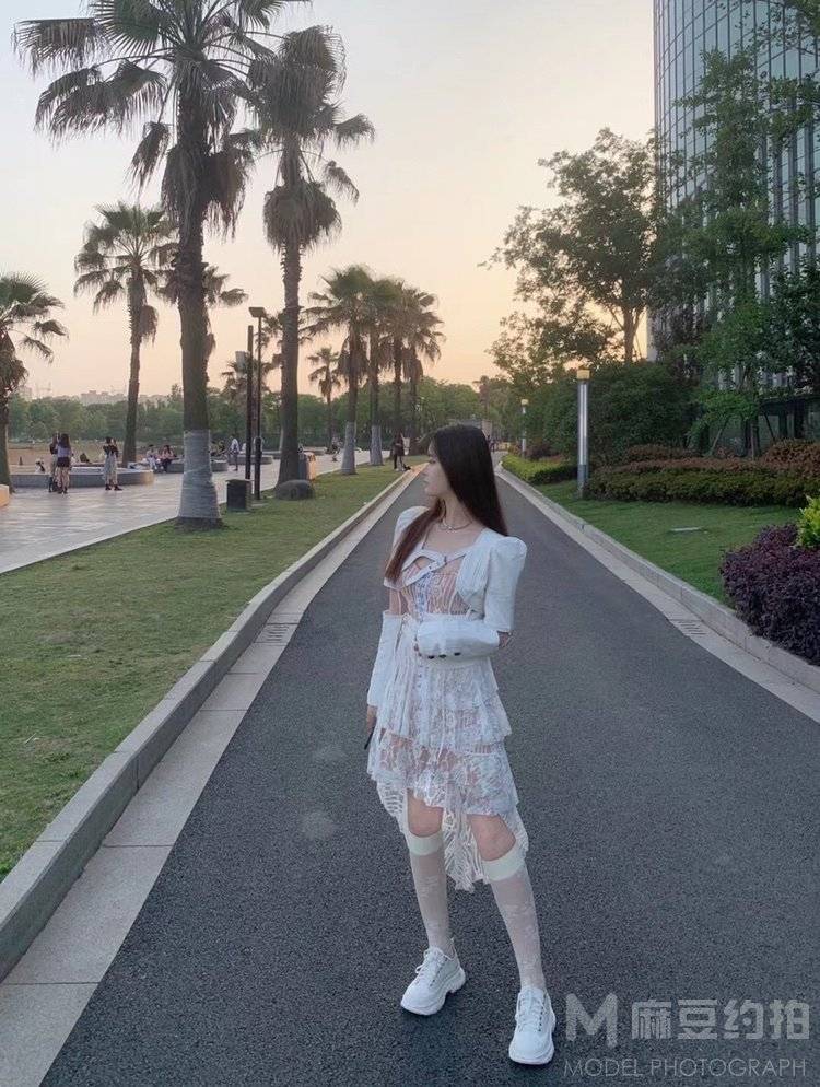 黑白模特