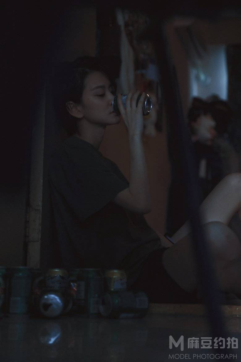 情绪模特