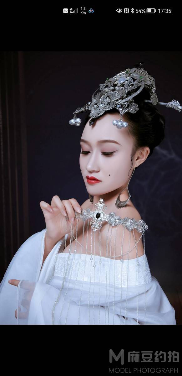 情绪模特