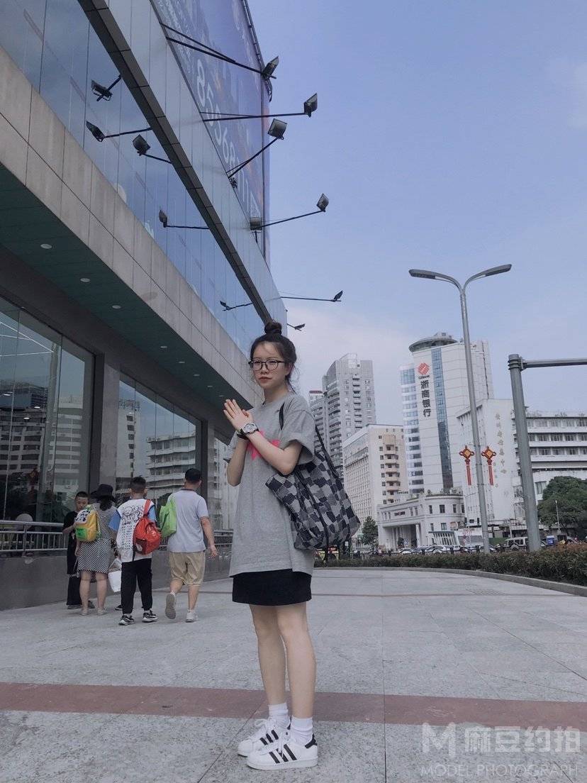校园模特