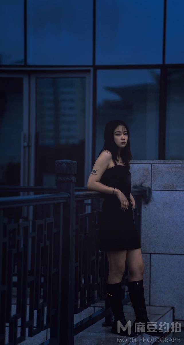 情绪模特