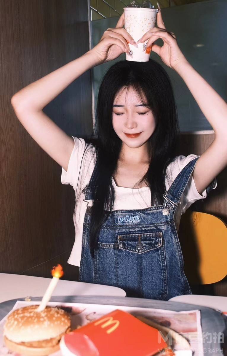 妆容模特