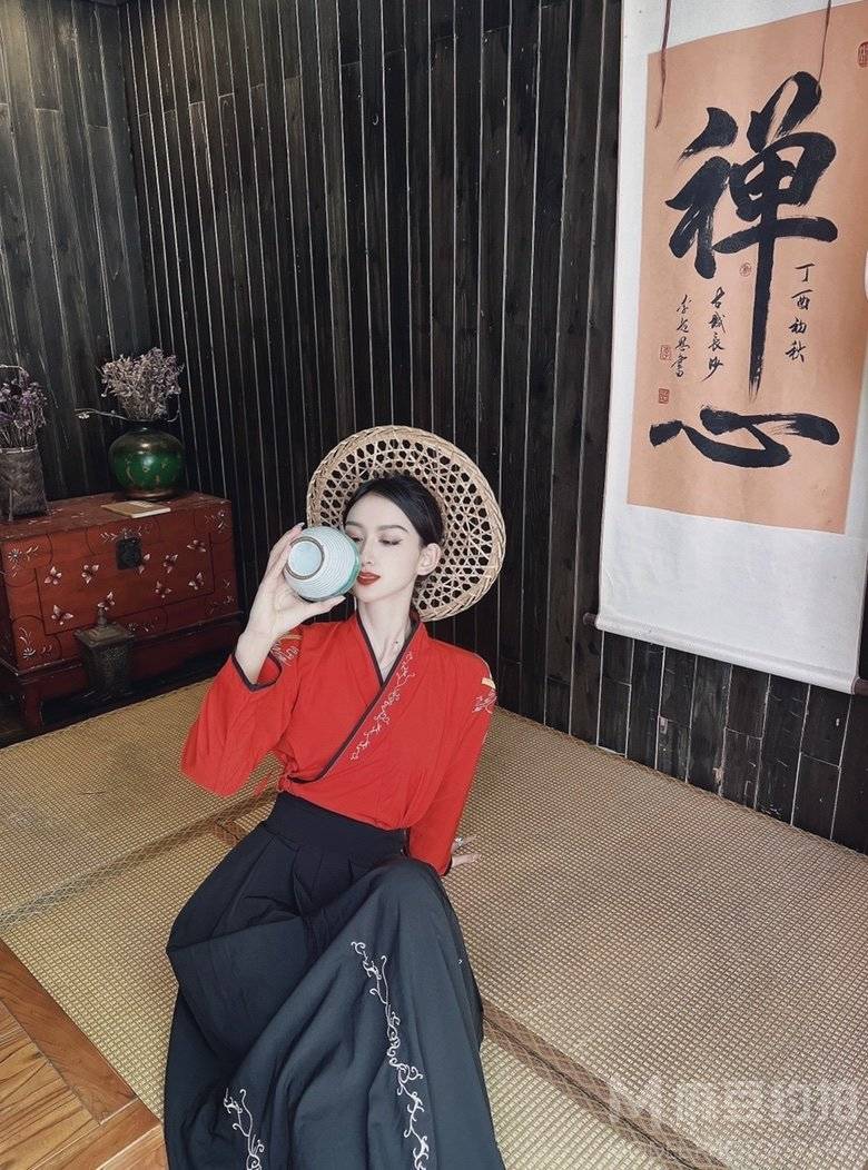 黑白模特