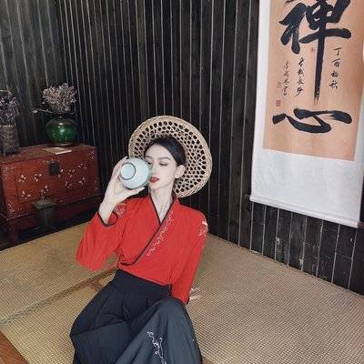 黑白模特