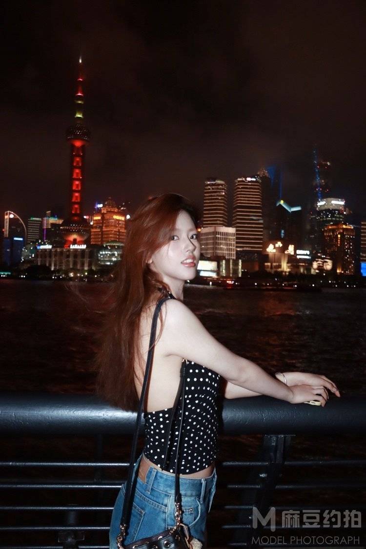 夜景模特