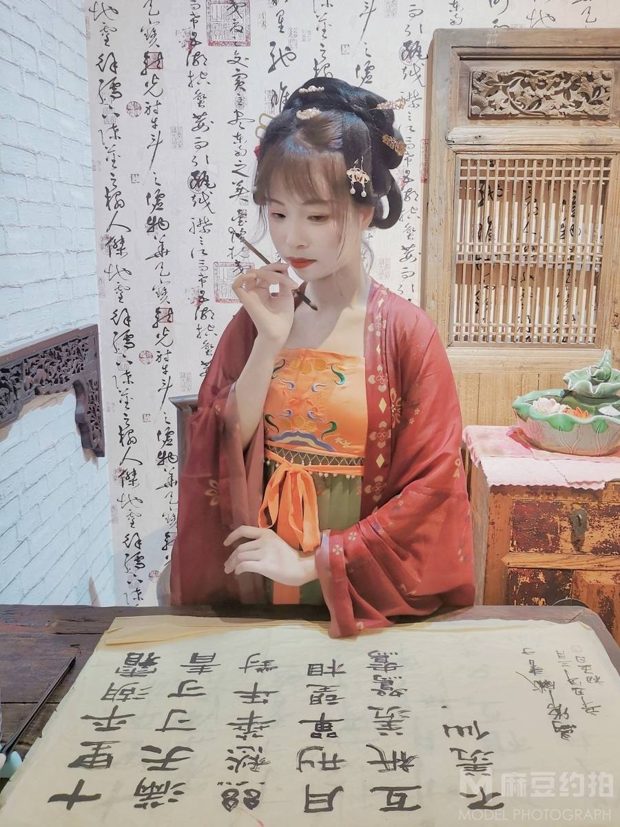 汉服模特