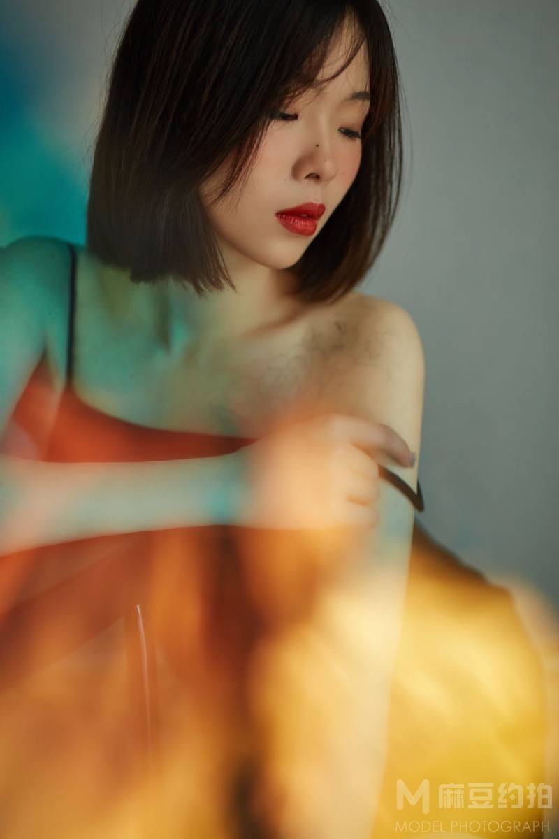 情绪模特