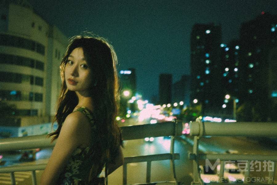 夜景模特