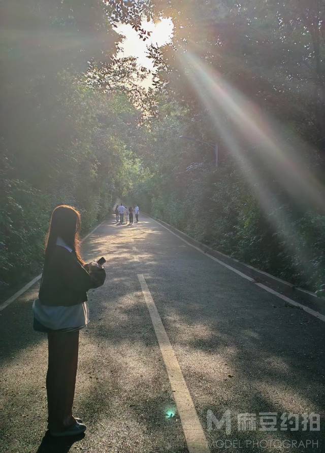 校园模特