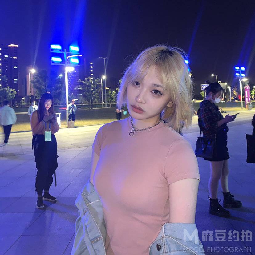 夜景模特