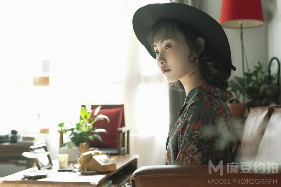 情绪模特