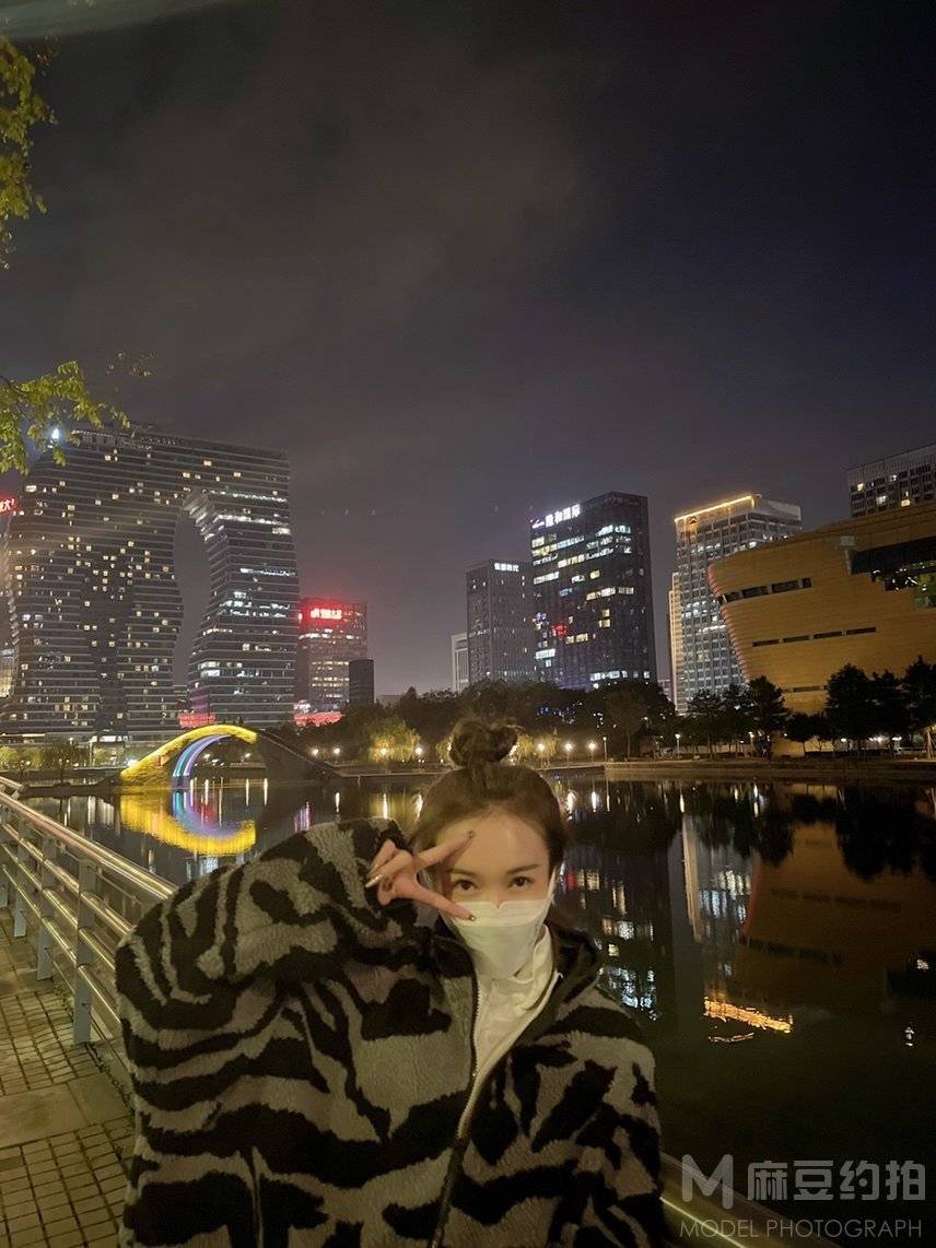 夜景模特