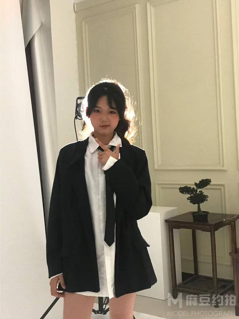 校园模特