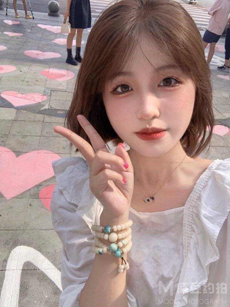 校园模特