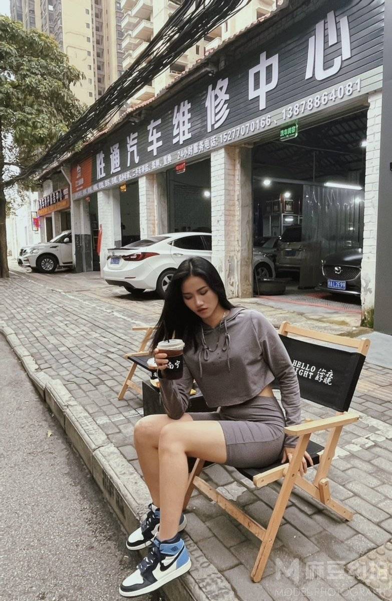 情绪模特